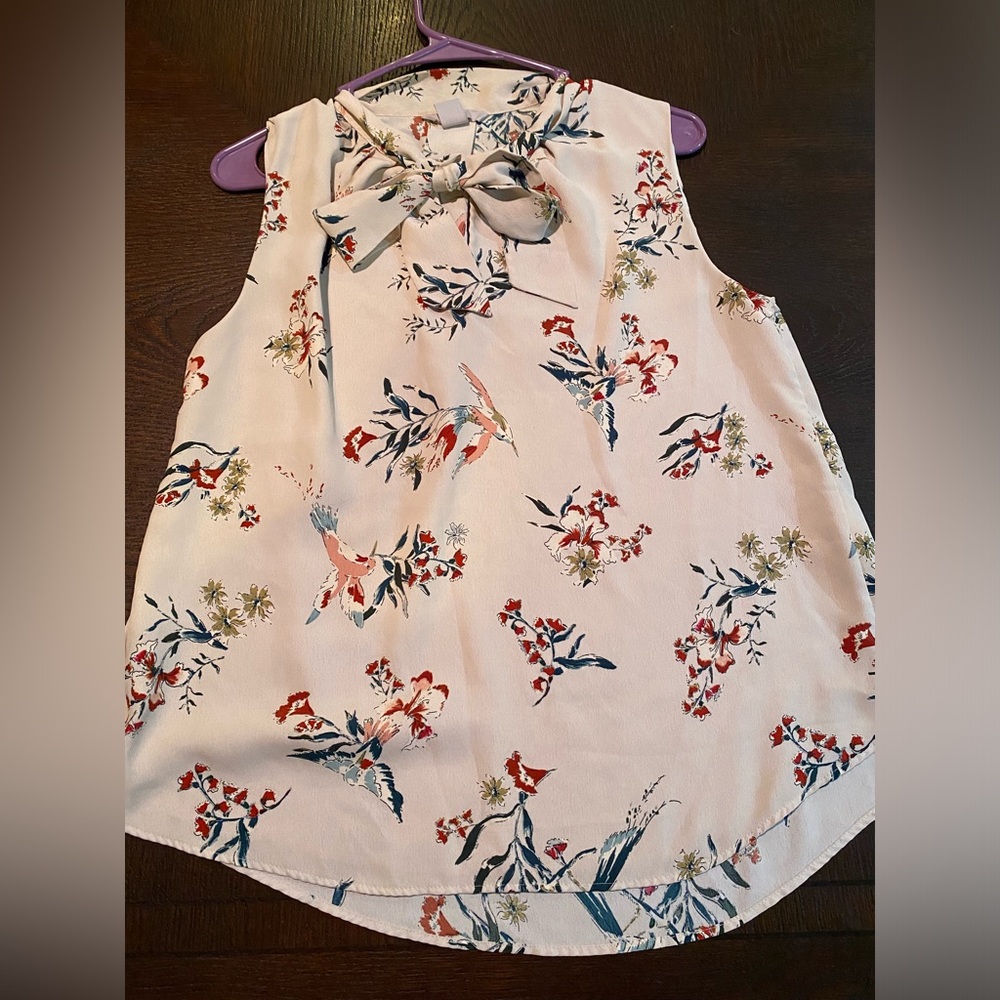 H&M. Short sleeve blouse. Medium.